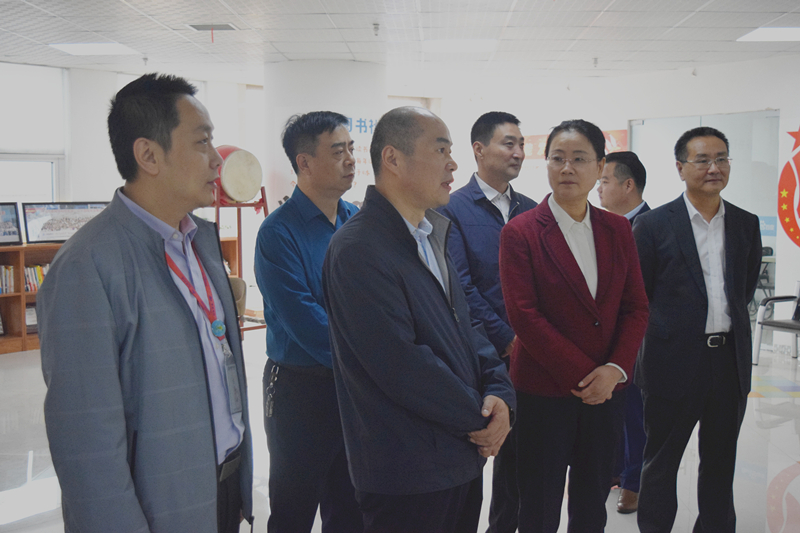 熱烈歡迎河南省委統(tǒng)戰(zhàn)部副部長梁險峰一行蒞臨安陽青峰網(wǎng)絡(luò)調(diào)研社會階層工作！